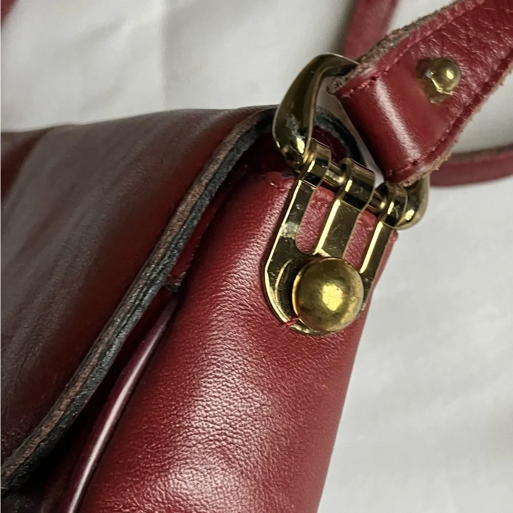 Etienne Aignet Classic Vintage Burgundy Leather Shoulder Bag
